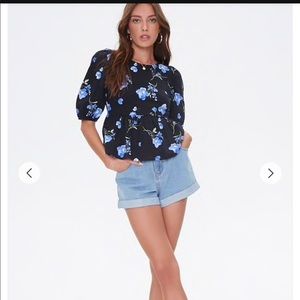 NWT STYLISH & CUTE FLOWER PRINT FEMININE TOP
